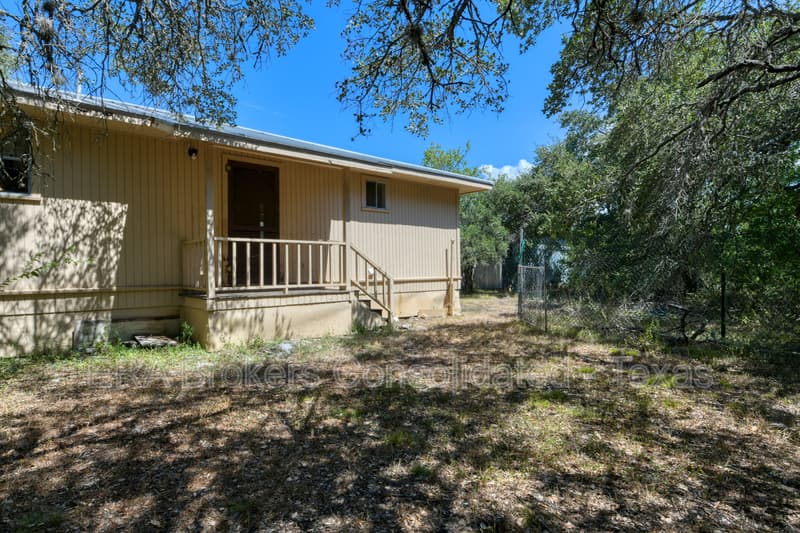 Hondo House: 930 County Rd 342