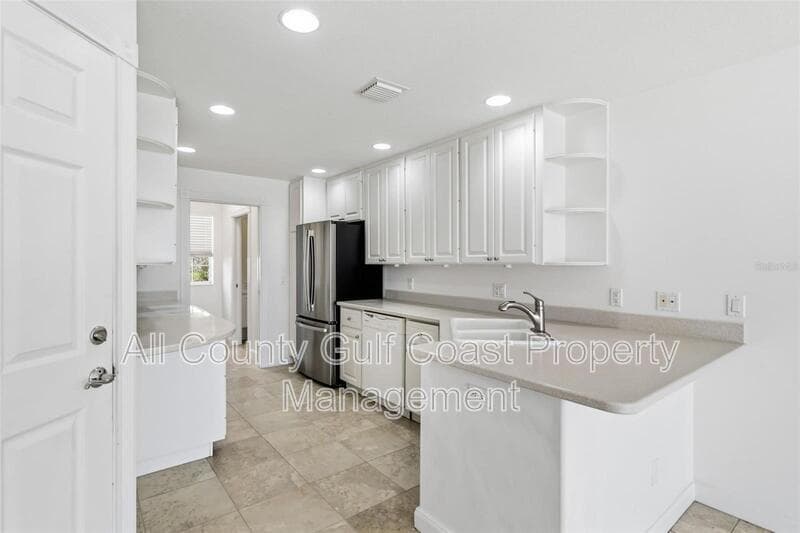 Sarasota House: 1418 BURGOS DR