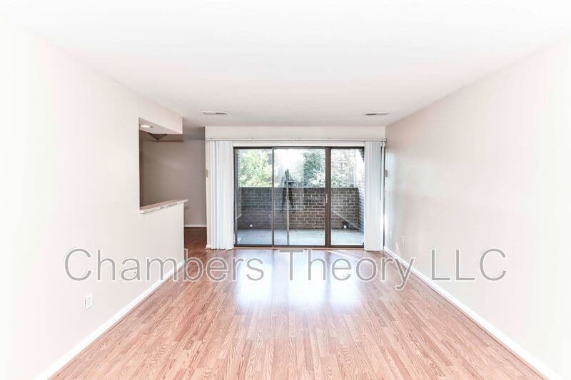 Reston Condo: 11244 Chestnut Grove Sq.