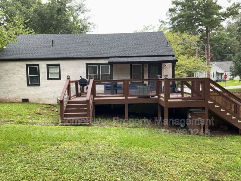Atlanta House: 1880 Dorsey Ave