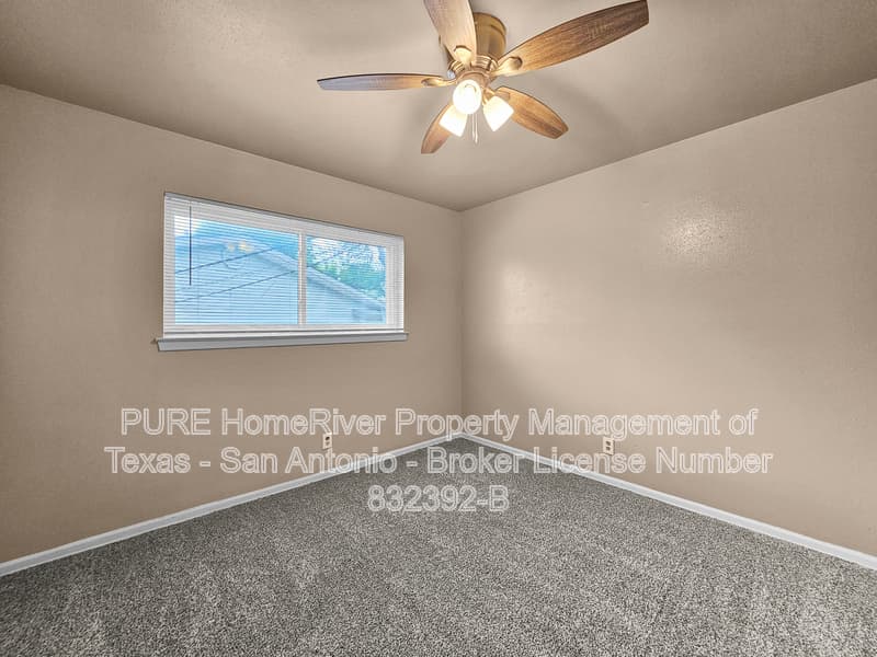 San Antonio Townhome: 217 W Silver Sands