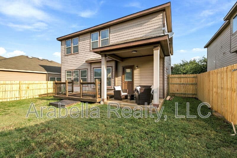 San Antonio House: 9814 Marbach Bend