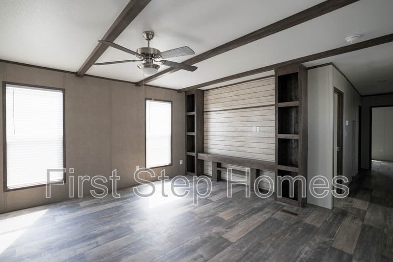 Oak Point House: 222 Islero Drive