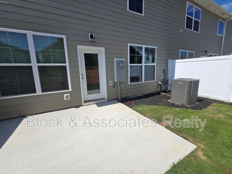 Jamestown House: 209 Ranger Rd