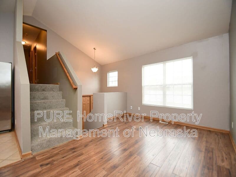 Omaha House: 7460 North 110th Ave