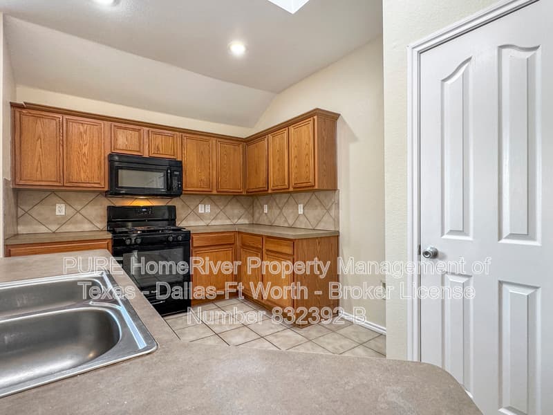 Forney House: 128 Redbud Dr
