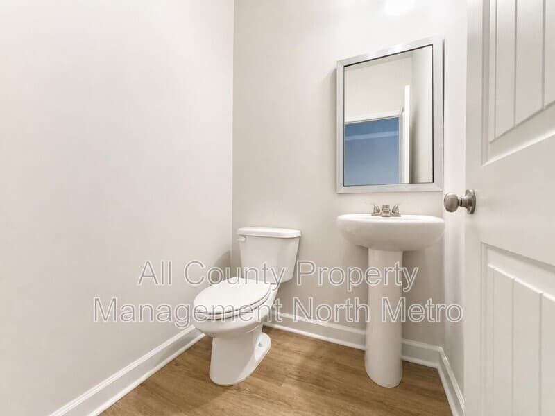 Lula Townhome: 6360 Pine Station Drive