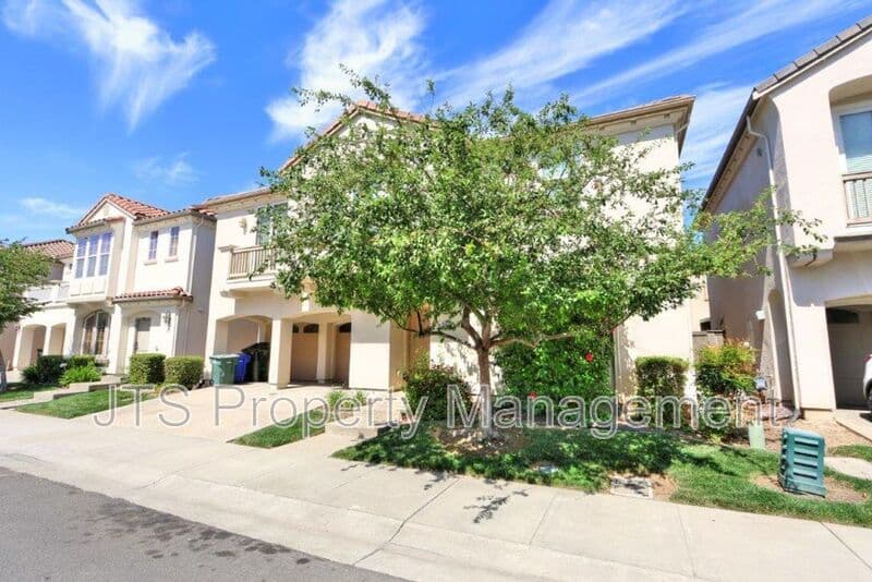 Sacramento House: 5424 Washoe Street