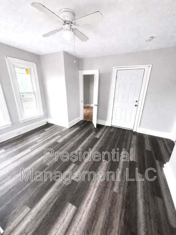 Waterbury Condo: 74 Holmes Ave