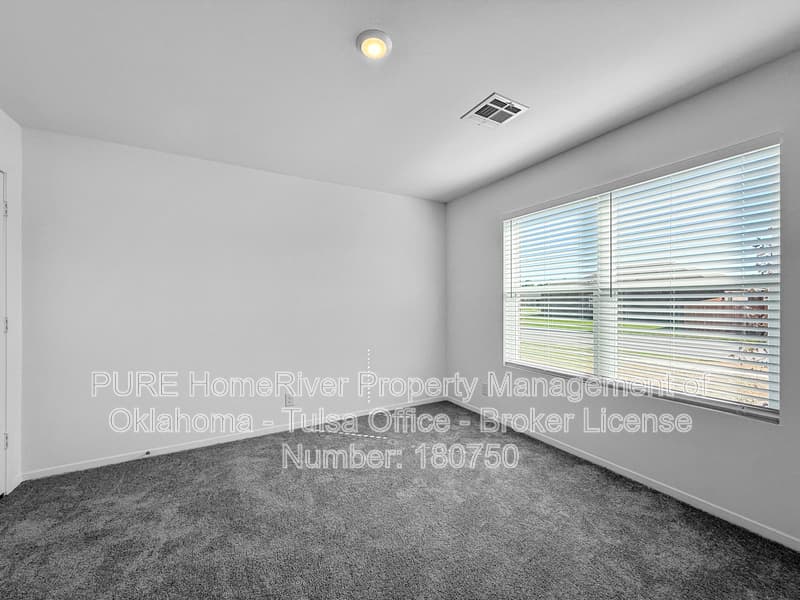 Broken Arrow House: 1624 E Gary St