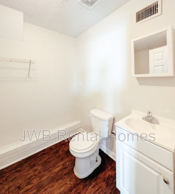 Jacksonville Townhome: 1834 Broadway Ave