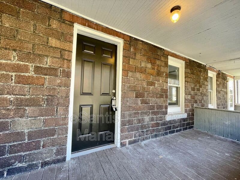 Brackenridge House: 724 East 7th Avenue