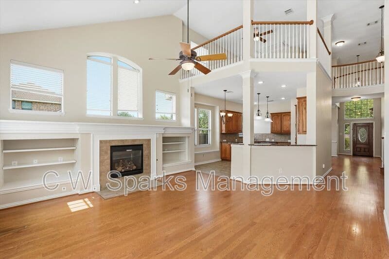 Dallas House: 6716 Prairie Flower Trail