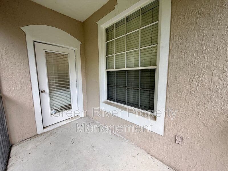 Jacksonville House: 10550 Baymeadows Road