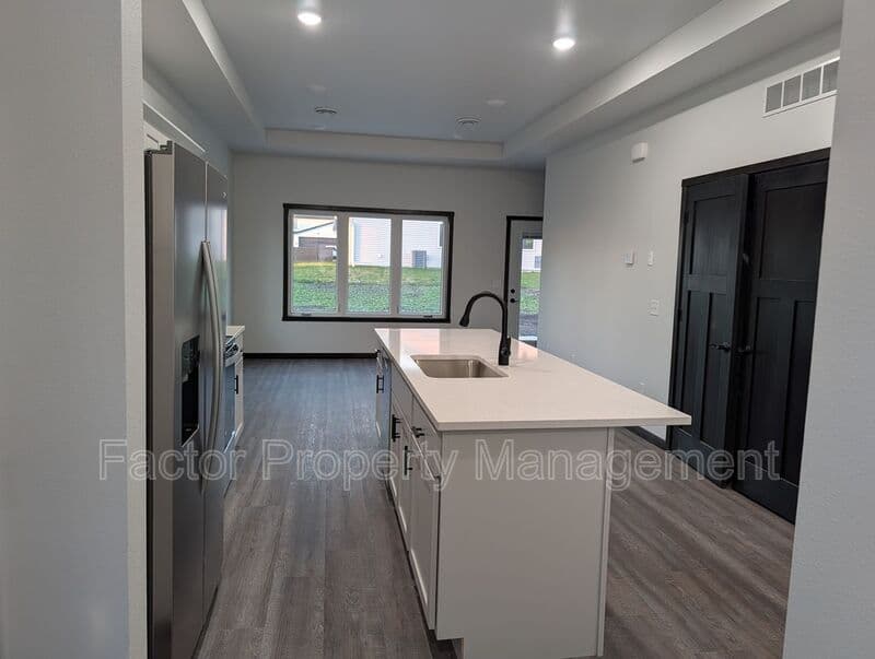 Mankato House: 3112 Noble Drive