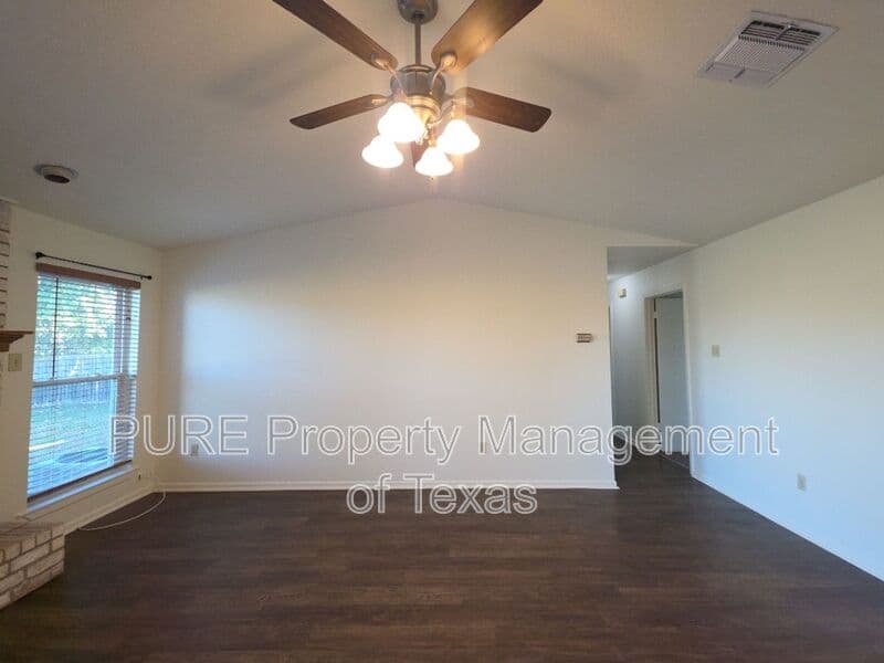 Elgin House: 304 McClendon Dr