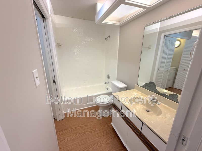 Charlotte Condo: 1831 J Julian