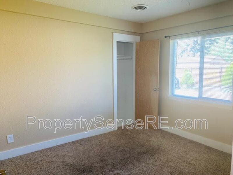 Aurora House: 1121 Alton Street