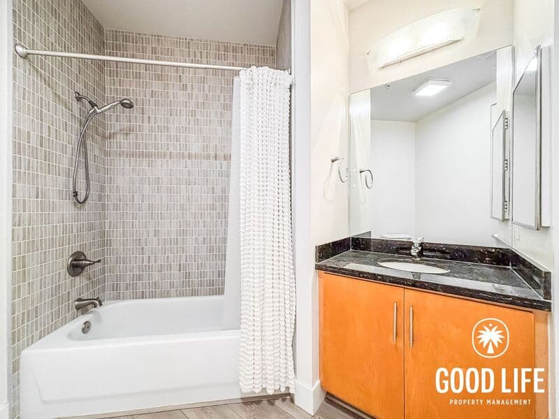 San Diego Condo: 527 10th Ave