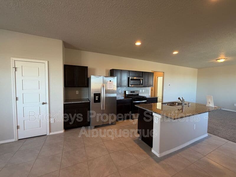 Rio Rancho House: 4875 Mount Salas St NE