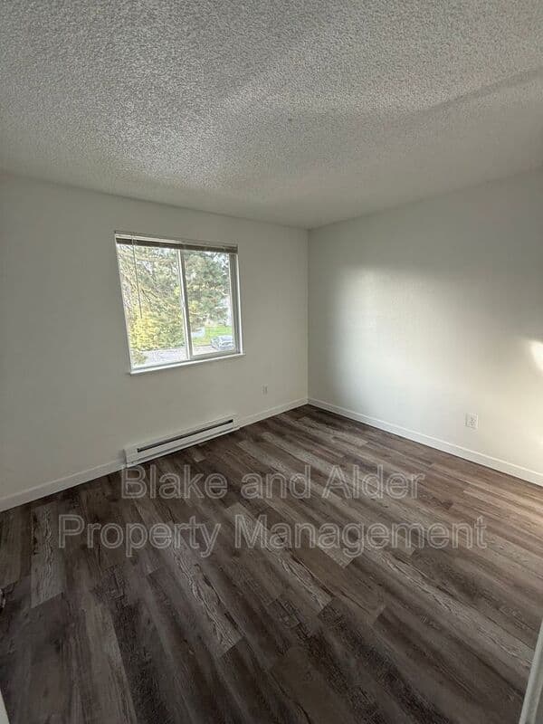 Portland House: 3889 NE 152nd Ave