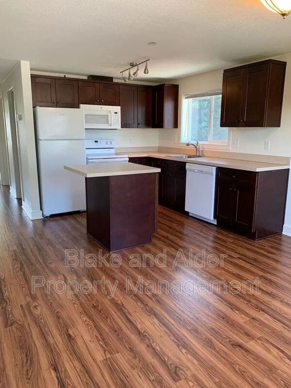 Portland House: 8211 N Montana Ave