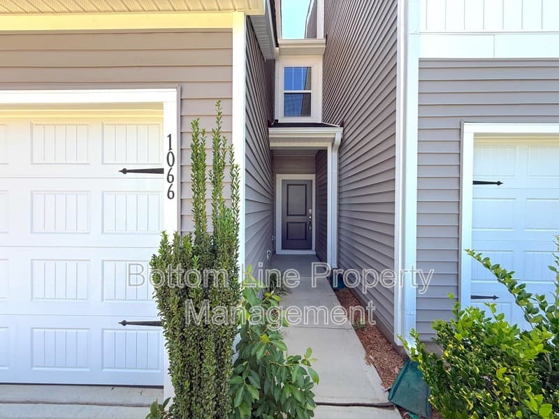 Charlotte Townhome: 1066 Plumcrest Dr