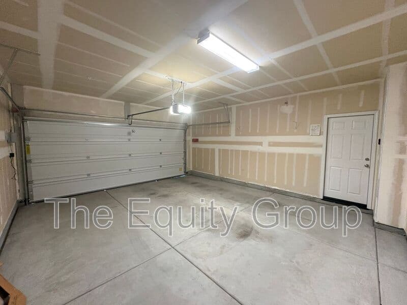Visalia House: 3215 S Meadowbrook St