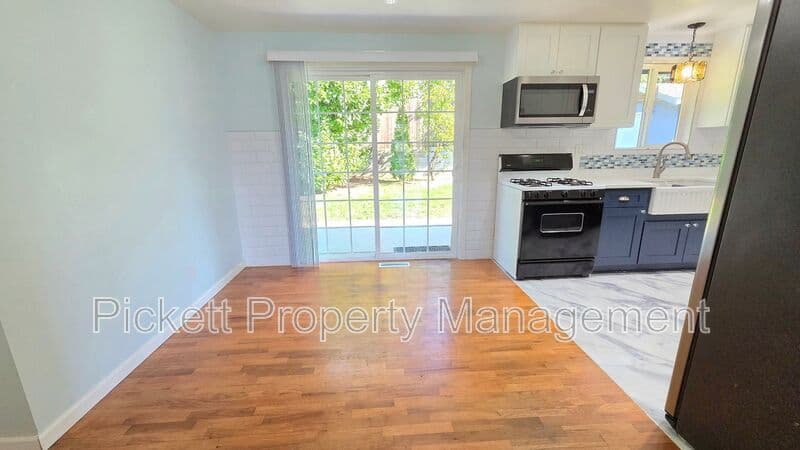 Port Orchard House: 2977 Hoover Ave SE