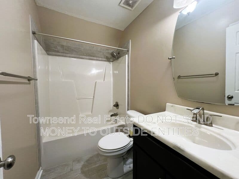 Fayetteville House: 3311 Auburn Dr