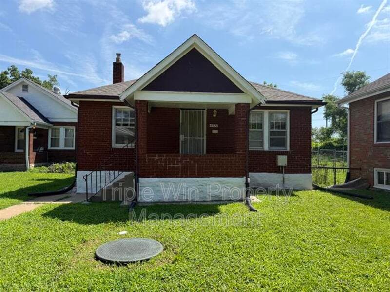 Saint Louis House: 8530 Lowell St