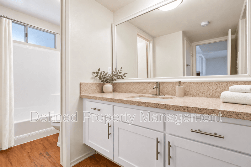 Sherman Oaks Condo: 4701 NATICK AVE