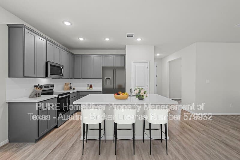 Taylor House: 106 Cherry Blossom Ln