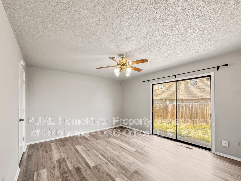 Oklahoma City Condo: 7206 Kings Manor Ct