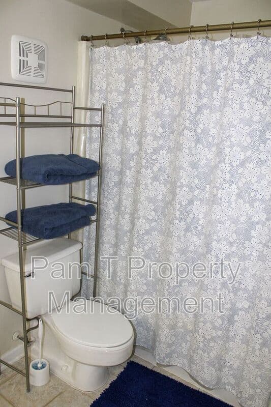 Savannah Condo: 321 Abercorn St.