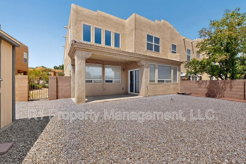 Albuquerque House: 6512 Los Pueblos Place NW