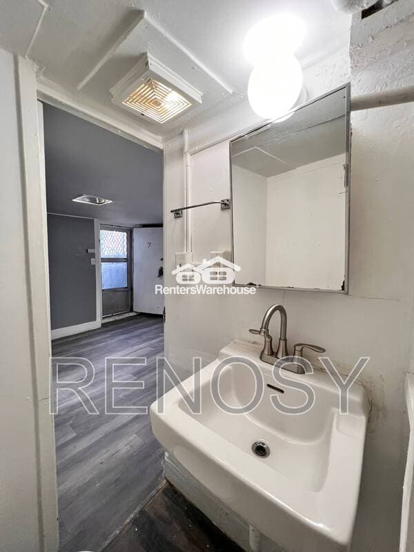 Des Moines House: 732 19th St