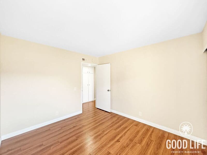 La Mesa House: 6050 Henderson Dr
