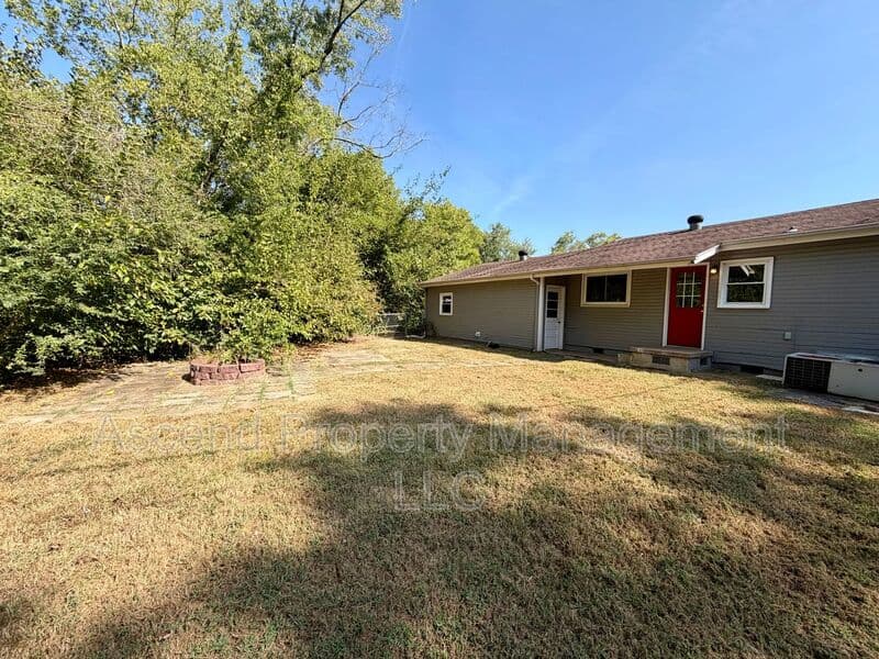 Chattanooga House: 7707 Canyon Dr