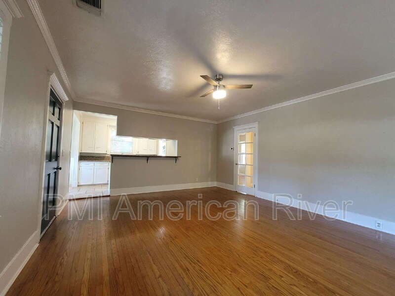Sacramento House: 2153 7th Ave