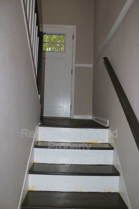 Aiken House: 3328 Vaucluse Rd.