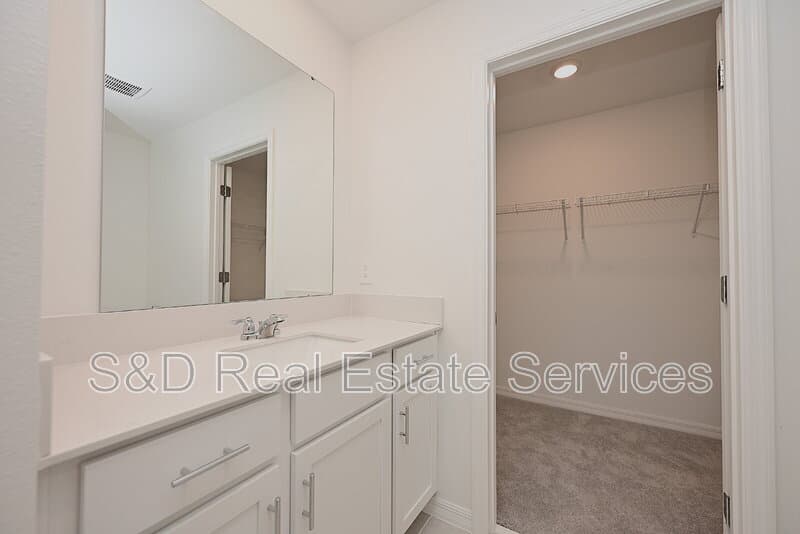 Lakeland House: 7847 Abagail Dr.