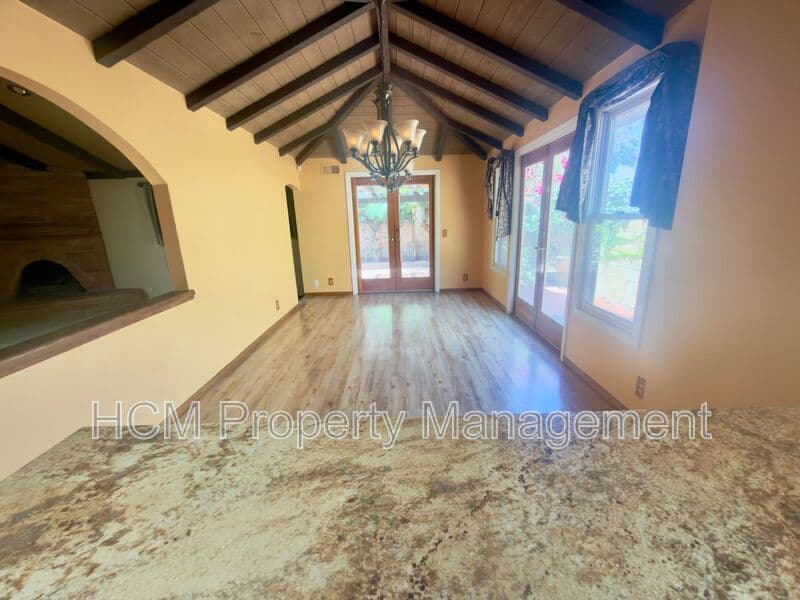Orange House: 2448 N Love Lane