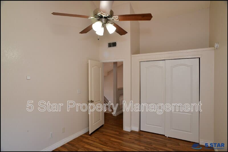 El Paso House: 12062 Ben Proctor Dr