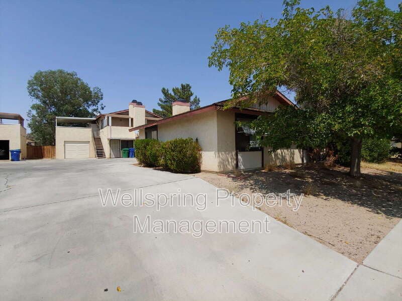 Ridgecrest Condo: 936 W Graaf