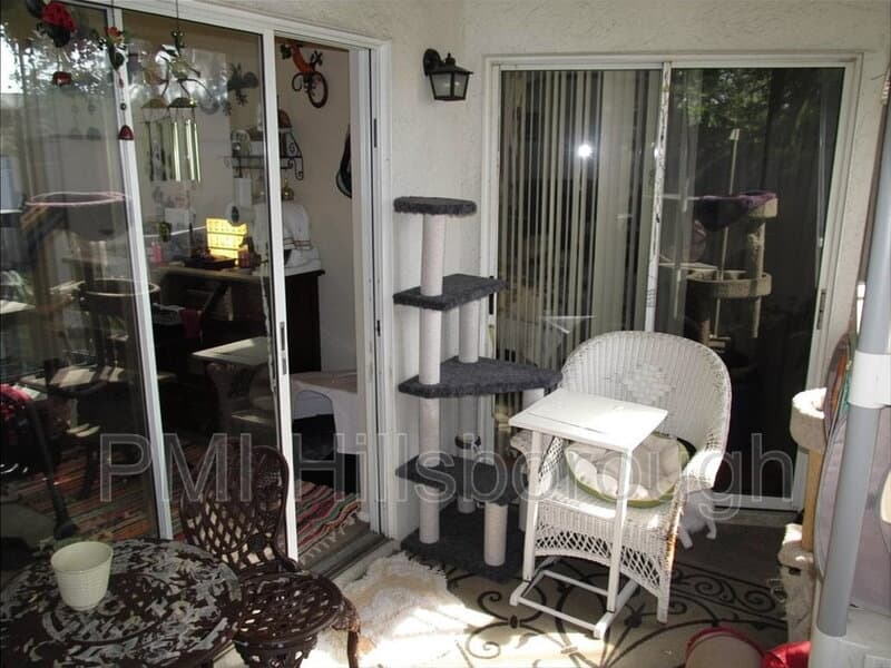 Brandon House: 914 Burlwood Street