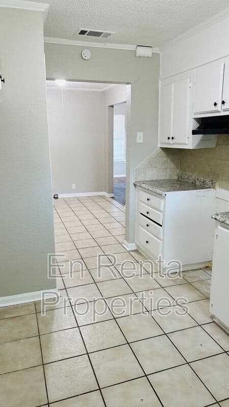 Arlington House: 1621 Connally Terrace