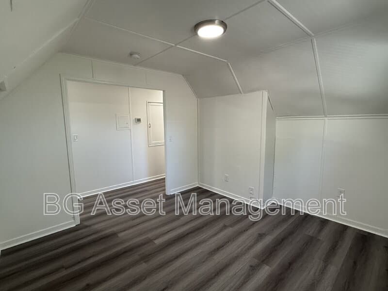 Oakland Condo: 7878 Ney Avenue