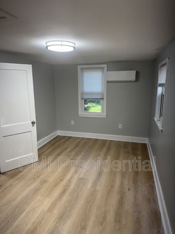 Richmond House: 826 Azalea Avenue