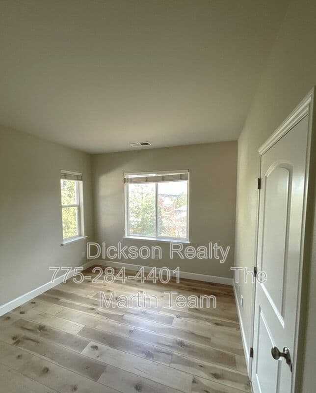 Reno House: 1850 Sun Shadow Court